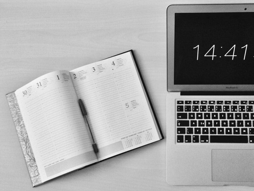 Hormonelle Migräne Tagebuch am Laptop digital ausfüllen